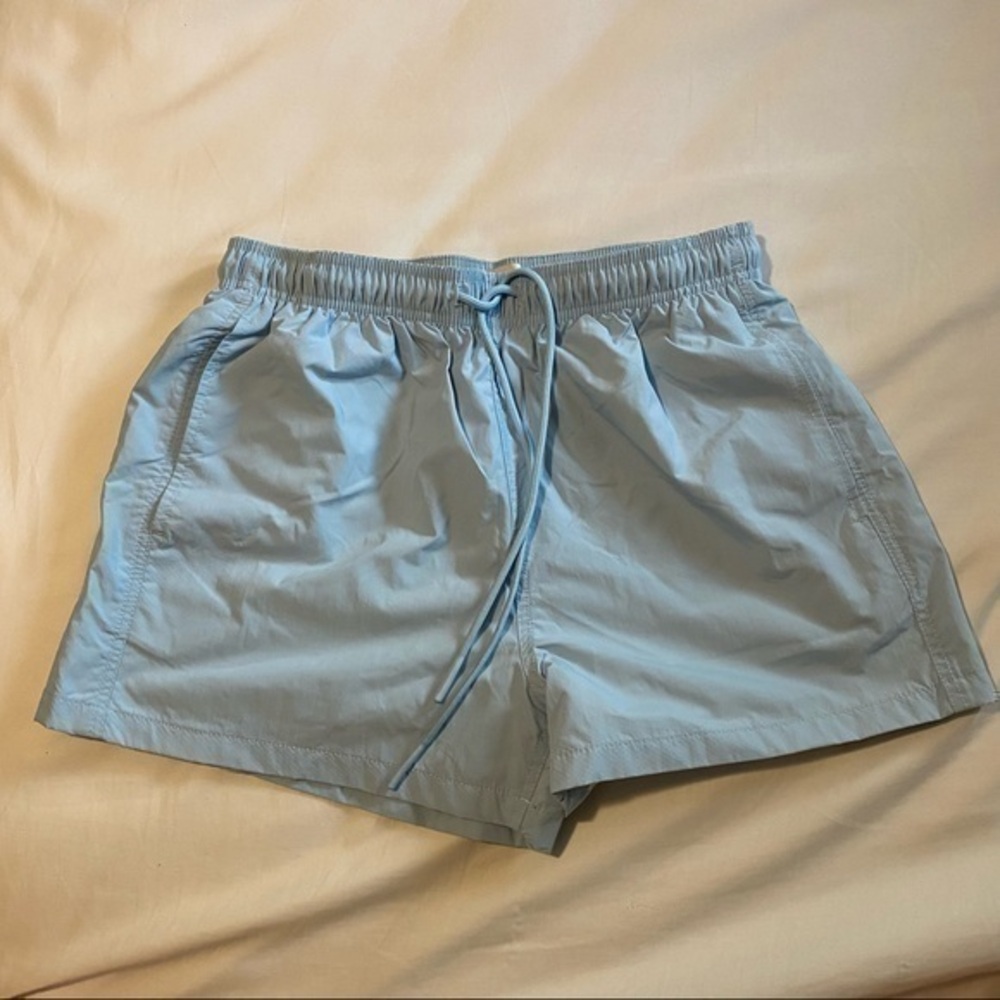 Women’s medium blue water resistant w inner mesh shorts / from urban outfitters